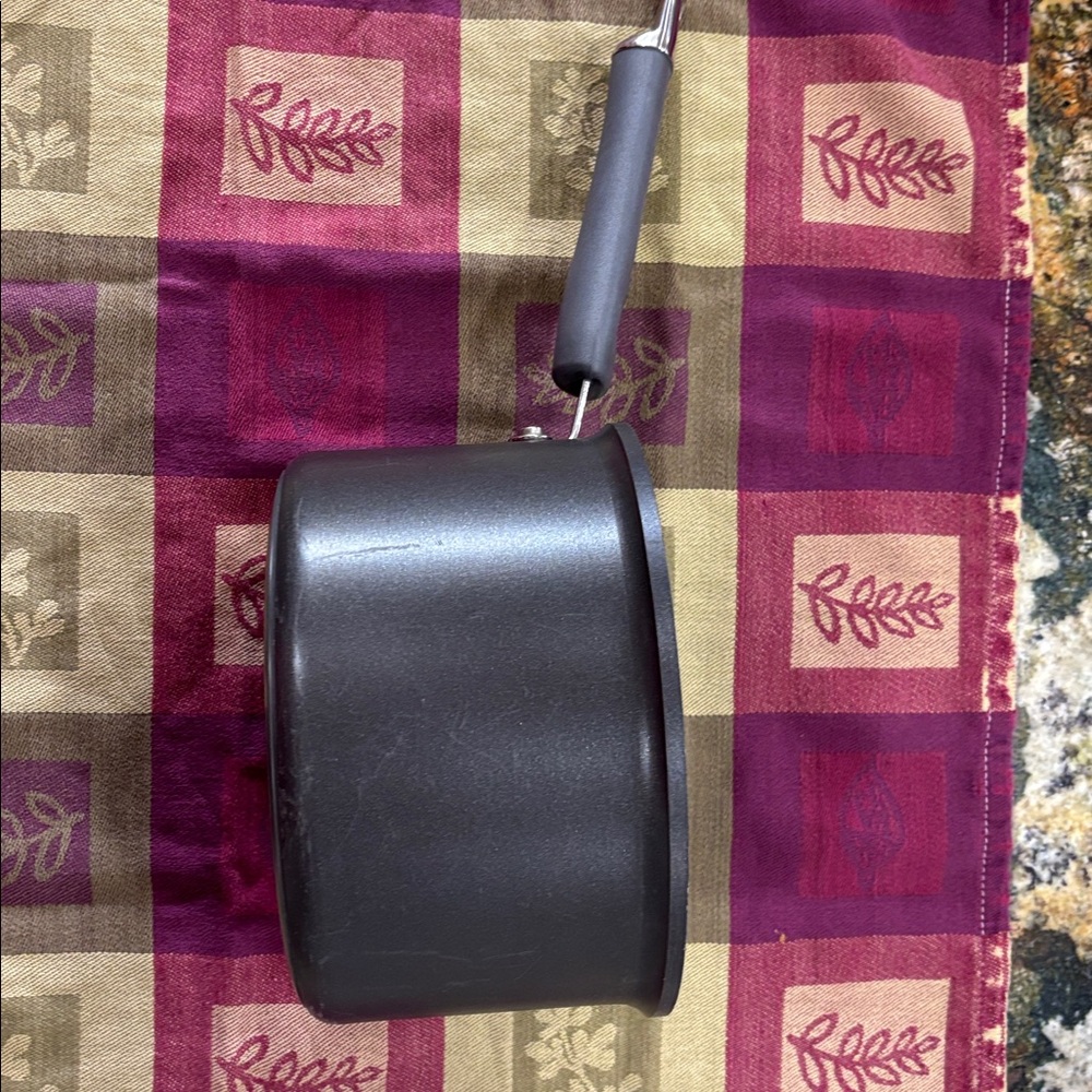 The Pampered Chef Hard-Anodized TI Nonstick Saucepan 3qt with lid - Picture 3 of 7